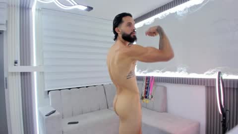 Snapshot of apolo_bianco_ chatting on 02-28-25, 07:05 APOLO online show from 02-28-25, 07:05