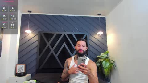 Snapshot of apolo_bianco_ chatting on 09-16-25, 11:39 APOLO online show from 09-16-25, 11:39