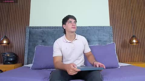 Snapshot of apolo_moon18 chatting on 11-04-25, 07:24 Apolo online show from 11-04-25, 07:24