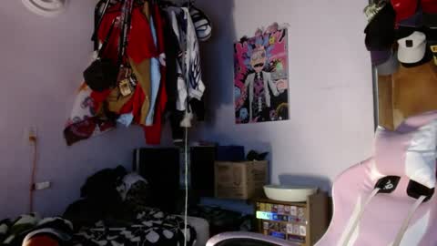 Snapshot of apolo_s chatting on 05-04-26, 03:13 Andres online show from 05-04-26, 03:13