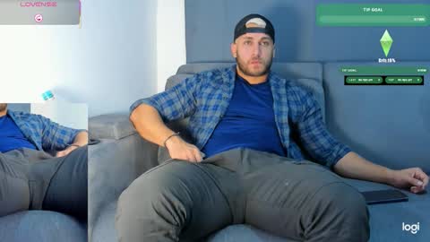 Snapshot of apolo_strange chatting on 10-21-25, 09:15 apolo_strange online show from 10-21-25, 09:15