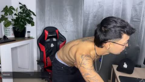 Snapshot of apolokissme chatting on 07-22-26, 03:53 Andru online show from 07-22-26, 03:53