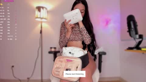 Snapshot of apoteosis_ chatting on 12-23-24, 11:25 Apo online show from 12-23-24, 11:25