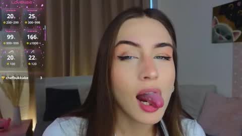 Vicki online show from 11-23-25, 09:09