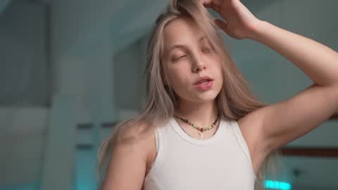 Snapshot of appr0ved chatting on 12-19-24, 02:57 REYNA my friend online show from 12-19-24, 02:57