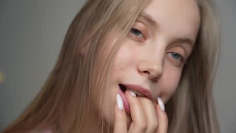 Snapshot of appr0ved chatting on 01-16-25, 11:26 REYNA my friend online show from 01-16-25, 11:26