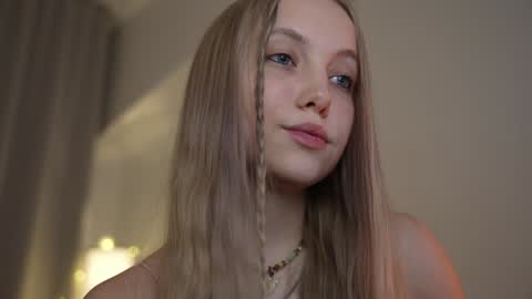 Snapshot of appr0ved chatting on 01-24-25, 03:13 REYNA my friend online show from 01-24-25, 03:13