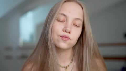 Snapshot of appr0ved chatting on 02-13-25, 07:56 REYNA my friend online show from 02-13-25, 07:56