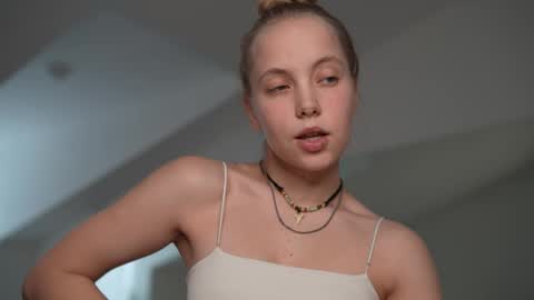 Snapshot of appr0ved chatting on 02-15-25, 11:50 REYNA my friend online show from 02-15-25, 11:50