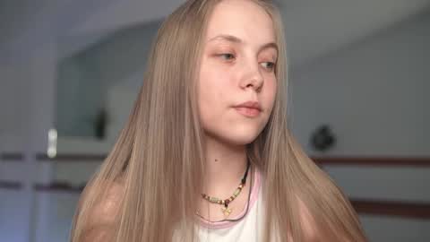 Snapshot of appr0ved chatting on 03-11-25, 03:02 REYNA my friend online show from 03-11-25, 03:02