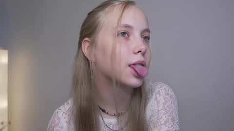 Snapshot of appr0ved chatting on 09-14-25, 12:26 REYNA my friend online show from 09-14-25, 12:26