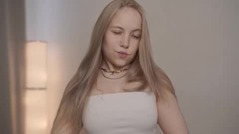 Snapshot of appr0ved chatting on 09-15-25, 09:42 REYNA my friend online show from 09-15-25, 09:42