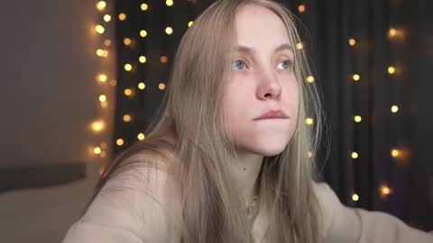 Snapshot of appr0ved chatting on 09-24-25, 03:37 REYNA my friend online show from 09-24-25, 03:37