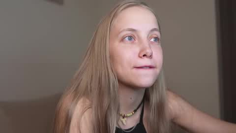 Snapshot of appr0ved chatting on 11-18-25, 04:33 REYNA my friend online show from 11-18-25, 04:33