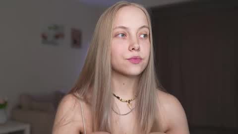 Snapshot of appr0ved chatting on 11-28-25, 04:53 REYNA my friend online show from 11-28-25, 04:53