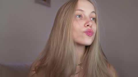 Snapshot of appr0ved chatting on 12-02-25, 05:30 REYNA my friend online show from 12-02-25, 05:30