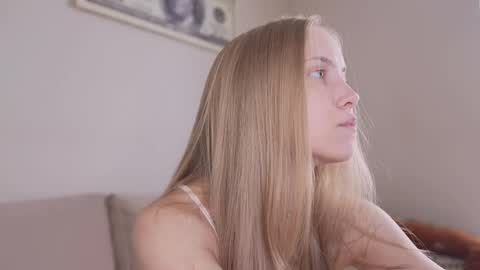  REYNA  my friend   online show from 06-06-26, 03:28