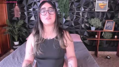 Snapshot of appril_foxx chatting on 10-01-25, 03:07 apprilfoxx online show from 10-01-25, 03:07