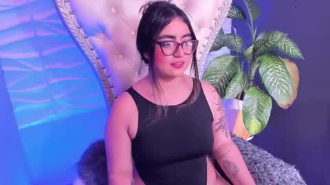 Snapshot of appril_foxx chatting on 10-28-25, 04:53 apprilfoxx online show from 10-28-25, 04:53