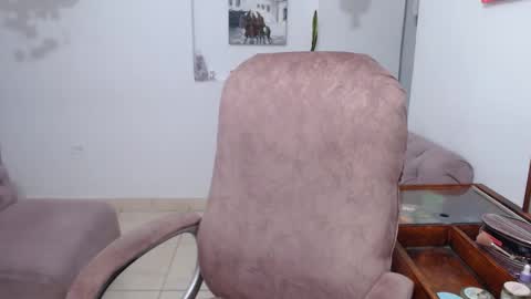 Snapshot of appril_foxx chatting on 11-12-25, 03:45 apprilfoxx online show from 11-12-25, 03:45