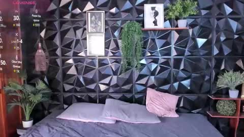 Snapshot of appril_foxx chatting on 12-02-25, 03:07 apprilfoxx online show from 12-02-25, 03:07