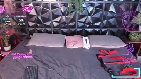 Snapshot of appril_foxx chatting on 12-03-25, 03:32 apprilfoxx online show from 12-03-25, 03:32