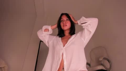 Snapshot of aprettyy chatting on 06-04-26, 01:17 Anny online show from 06-04-26, 01:17