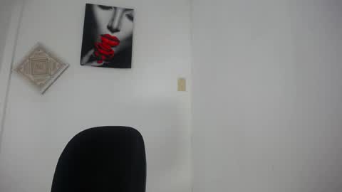 Snapshot of aprhillove chatting on 12-17-24, 07:40 Aprhillove online show from 12-17-24, 07:40