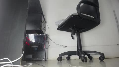 Snapshot of aprhillove chatting on 02-13-25, 02:12 Aprhillove online show from 02-13-25, 02:12