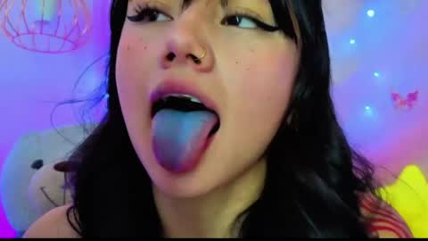 Snapshot of april_bennett chatting on 06-09-26, 11:55 online show from 06-09-26, 11:55