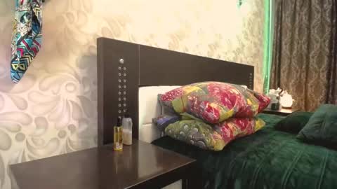 April Bronte online show from 01-28-25, 09:40