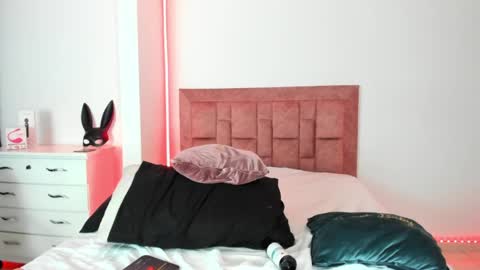 Snapshot of april_collinsxx chatting on 05-15-26, 11:12 april collinsxx online show from 05-15-26, 11:12