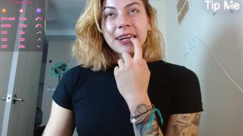Snapshot of april_dumont5 chatting on 06-21-26, 10:12 April Dumont online show from 06-21-26, 10:12