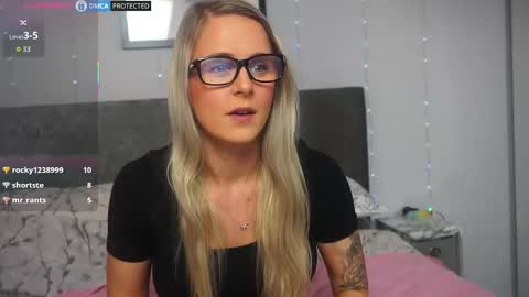 Snapshot of april_flix chatting on 09-10-25, 08:42 April Flix online show from 09-10-25, 08:42