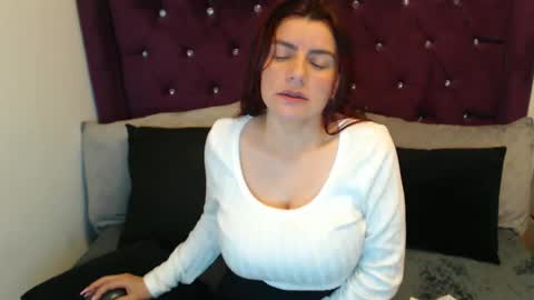 Snapshot of april_harrys chatting on 09-21-25, 04:08 April online show from 09-21-25, 04:08