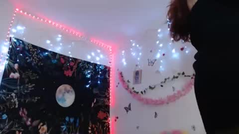 Snapshot of april_l6 chatting on 05-07-26, 11:21 april_l6 online show from 05-07-26, 11:21