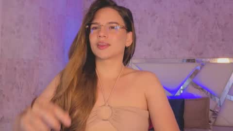 Isabella online show from 05-19-26, 09:32