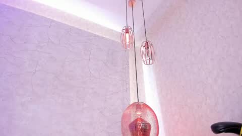 Snapshot of aprilalen chatting on 03-12-25, 10:05 April online show from 03-12-25, 10:05