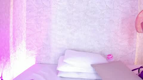 Snapshot of aprilalen chatting on 05-01-26, 12:21 April online show from 05-01-26, 12:21