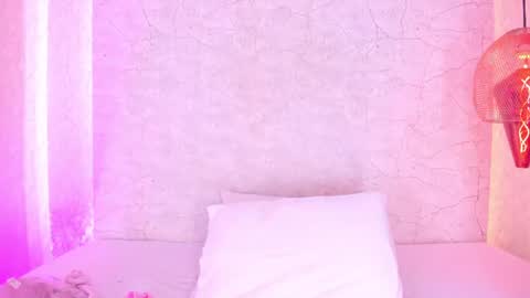Snapshot of aprilalen chatting on 07-09-26, 01:04 April online show from 07-09-26, 01:04