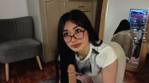 Snapshot of aprildeams chatting on 06-01-26, 11:56 Cris online show from 06-01-26, 11:56