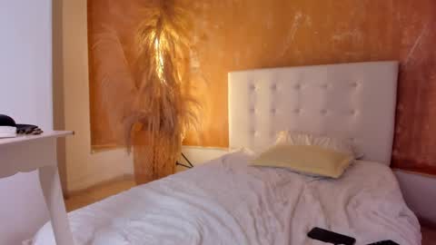 Snapshot of aprill_fox chatting on 02-23-25, 10:49 aprill_fox online show from 02-23-25, 10:49