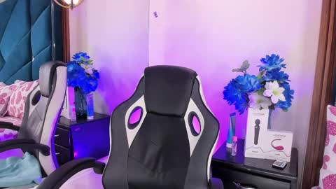 Snapshot of aprilmiiller chatting on 05-22-26, 01:06 aprilmiiller online show from 05-22-26, 01:06