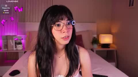 Snapshot of aprilqueenie chatting on 05-17-26, 07:43 aprilqueenie online show from 05-17-26, 07:43