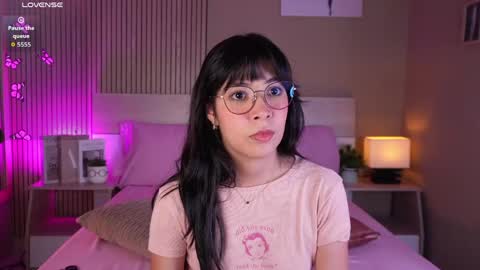 Snapshot of aprilqueenie chatting on 05-18-26, 07:31 aprilqueenie online show from 05-18-26, 07:31