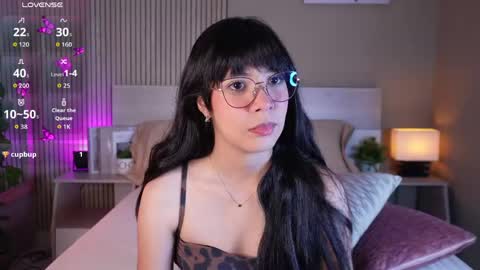 Snapshot of aprilqueenie chatting on 06-08-26, 07:47 aprilqueenie online show from 06-08-26, 07:47