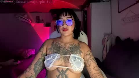Snapshot of apurple_tulip chatting on 07-08-26, 02:27 online show from 07-08-26, 02:27
