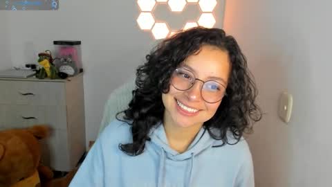 aqua emilly online show from 12-22-25, 11:13