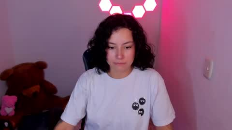 aqua emilly online show from 04-01-26, 11:57