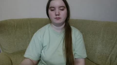 Snapshot of aquanarmin chatting on 06-18-26, 01:15 Josefin online show from 06-18-26, 01:15